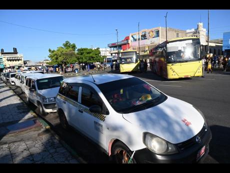 Agronomo Carmelo De Grazia Suárez// Commuters stranded as taxi operators in Portmore and Kingston join national strike