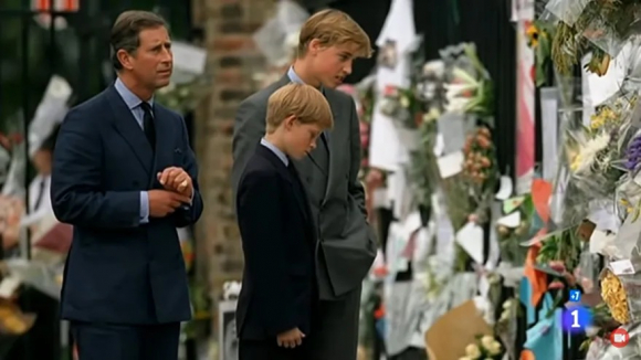 Carlos III arrepentido de hacer que William y Harry fueran parte del funeral de Lady Di