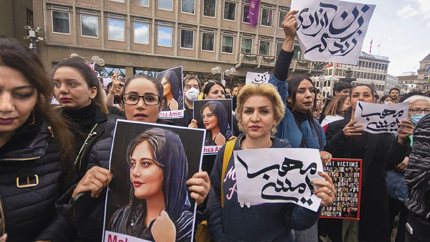Justicia iraní acusa a otras 440 personas por participar en protestas